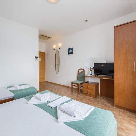 Hotel Riva Brist Exteriér fotografie
